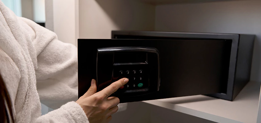Safe Unlocking Service Company in DeKalb, Illinois