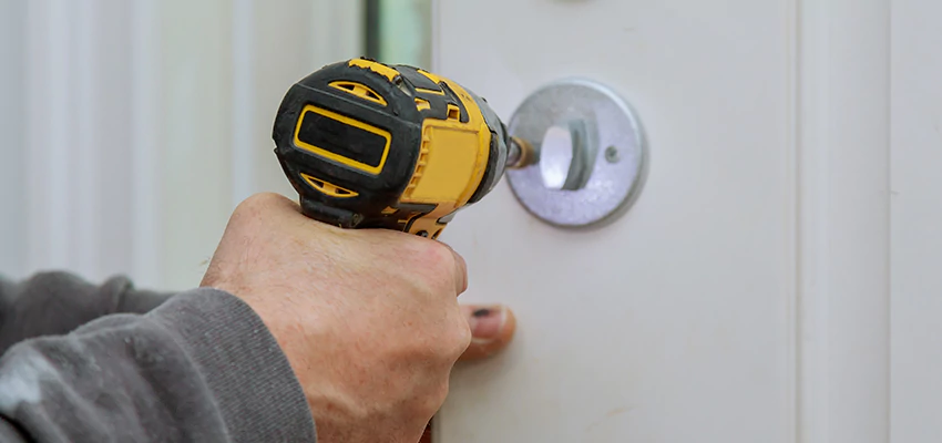 Street Locksmith For Smart Lock Repair in DeKalb