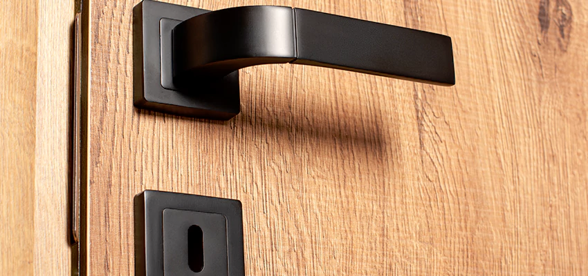 Weekend Lockout Assistance Troubleshooting in DeKalb, Illinois
